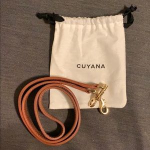 Cuyana - Leather - Crossbody strap - Caramel